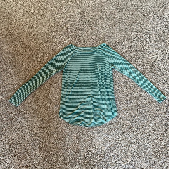 AE long sleeve - Picture 3 of 5